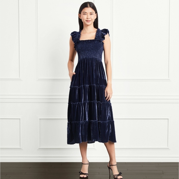 Hill House Dresses & Skirts - Hill House Navy Velvet Ellie Nap Dress